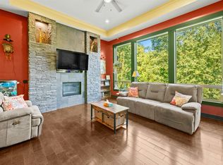 2518 Whatcom Rd, Abbotsford, BC V3G2L5