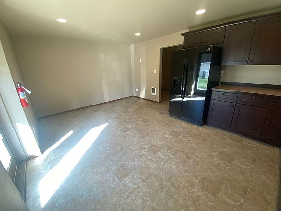 3rd image of 702 E Capitol Ave Unit 3