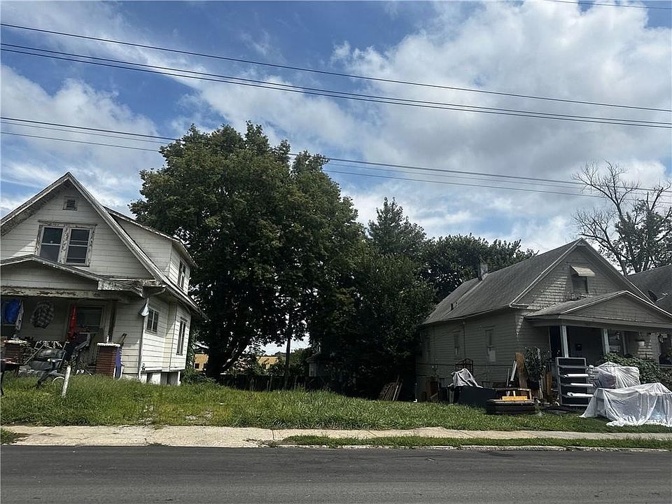 1st image of 1023 Spruce Ave