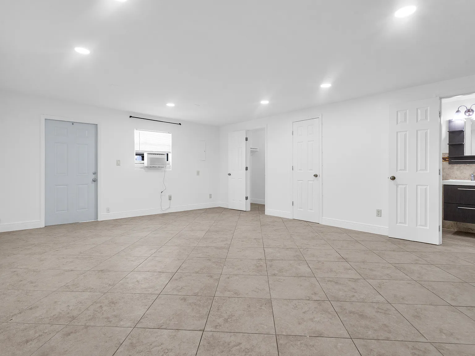 Studio, 490 sqft, $1,600 — Photo 4