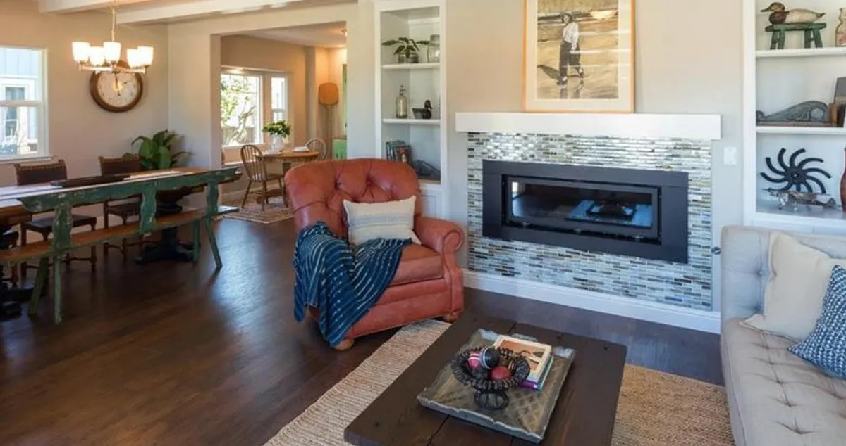 Living room - 275 Spruce Ave