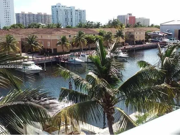 2950 NE 188th St APT 304, Aventura, FL 33180