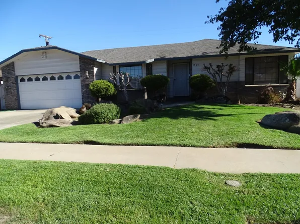 1425 W Flint Way, Fresno, CA 93705