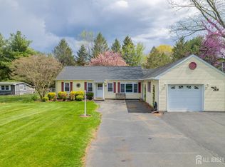 65 Griggs Dr, Dayton, NJ 08810