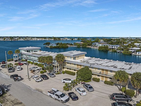 4th image of 201 Coppitt Rd APT 203B