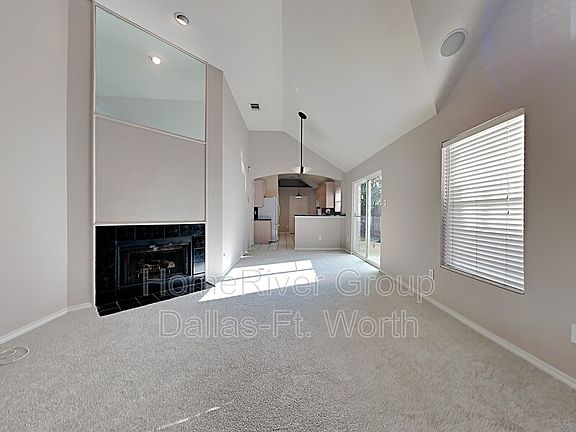 3rd image of 6732 Hillhaven Dr