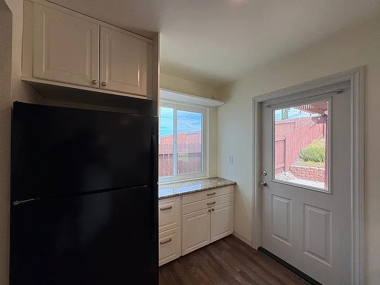 2104 N Mammoth Pl — Photo 9