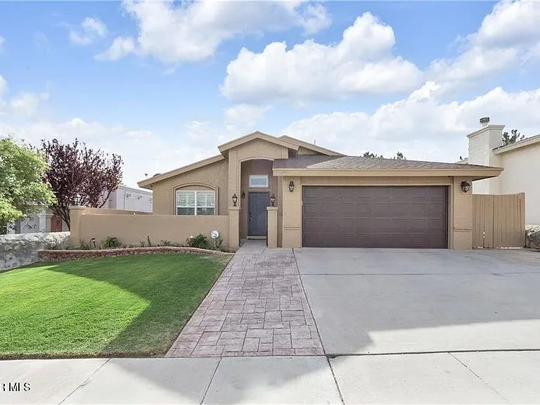 7067 Crown Ridge Dr — Photo 1
