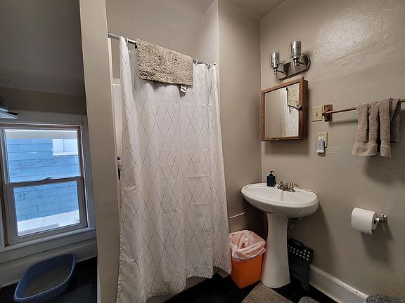 5th image of 2563 N Bartlett Ave #A