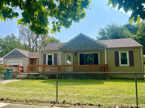 472 Beach St, Mount Morris, MI 48458