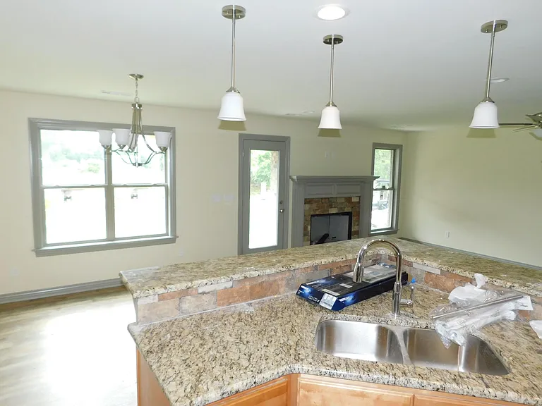 3306 N Hughmount Rd — Photo 6