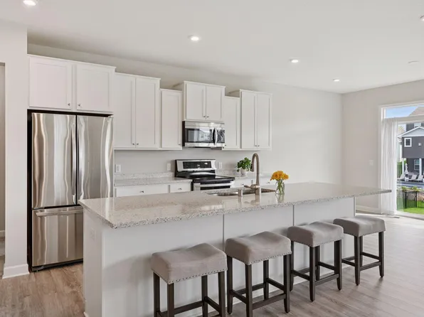 1285 Pinehill Blvd, Waconia, MN 55387