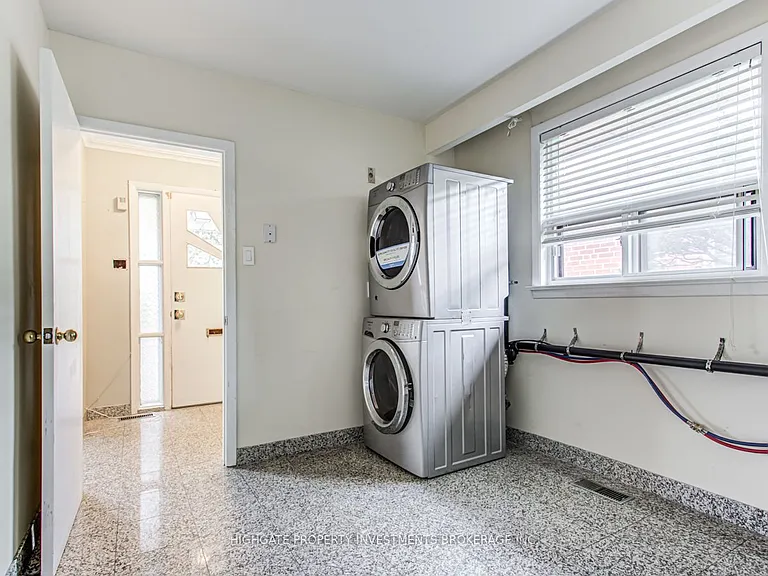 33 Paulvale Cres #UPPER — Photo 12