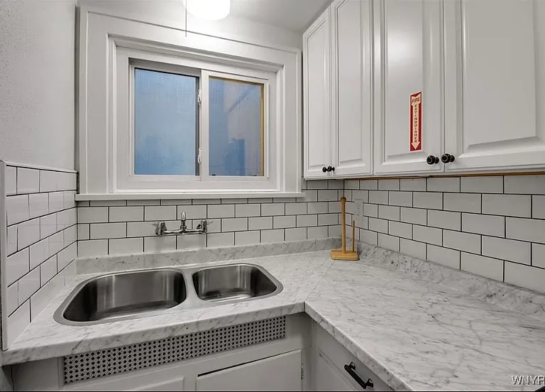 417 W Delavan Ave #1 — Photo 2