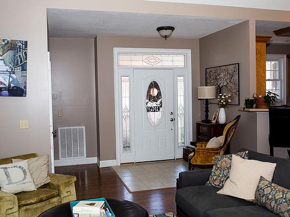 5th image of 787 Wallace Way