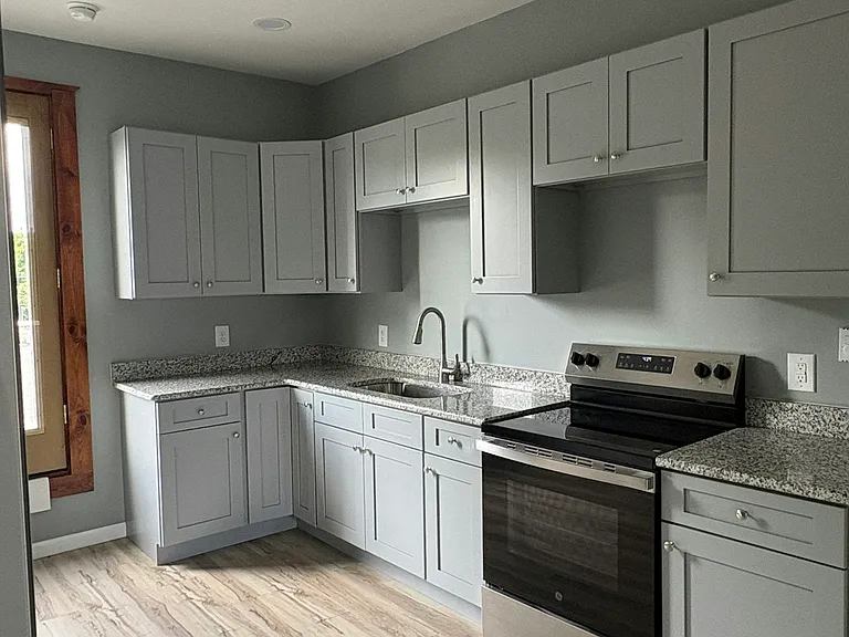 615 George St — Photo 46