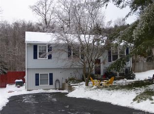 100 Celantano Dr, Naugatuck, CT 06770