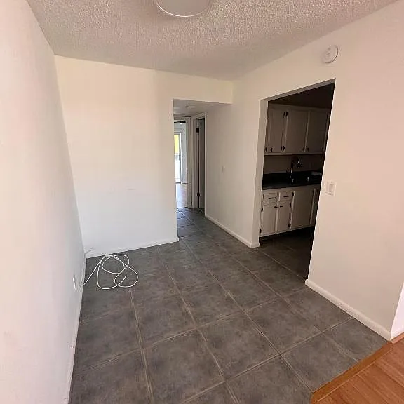 226 W Canterbury Dr #J — Photo 8