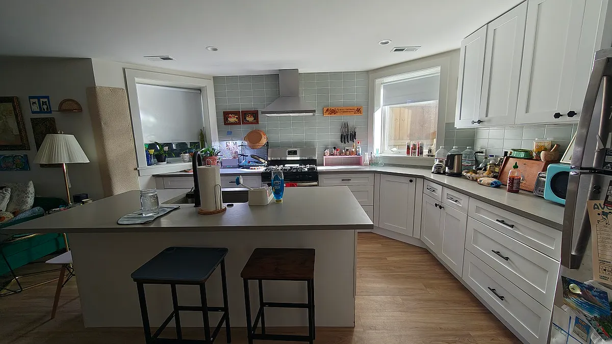 Kitchen - 1807 N California Ave #GARDEN