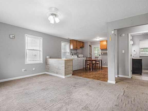 4th image of 1729 S Sunrise Dr