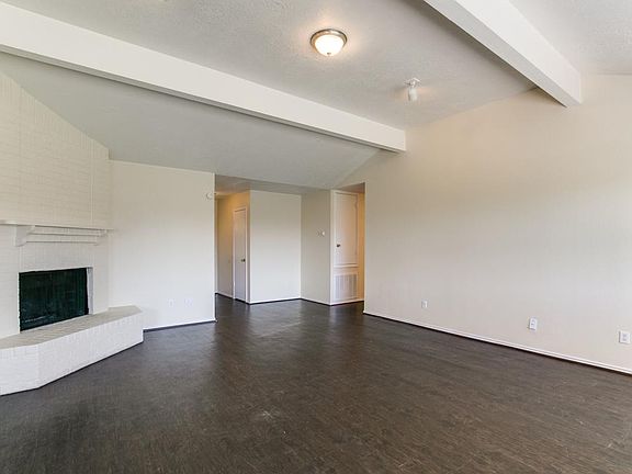 4th image of 1329 Canyon Springs Dr