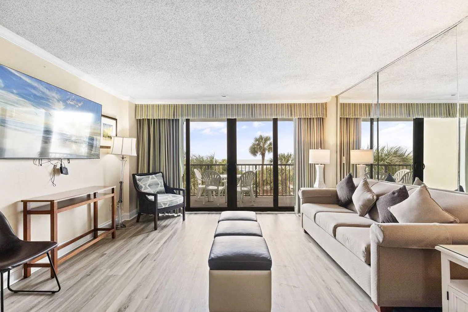 2 bed, 2.0 bath, 1097 sqft, $3,782 — Photo 1