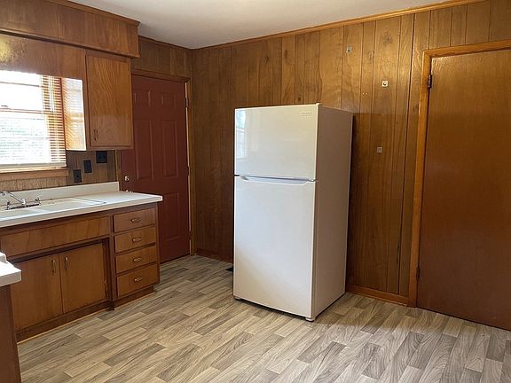 5th image of 110 Allen Dr