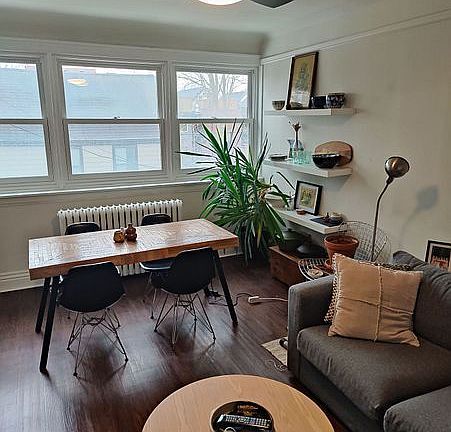 2nd image of 117 Marion St #2