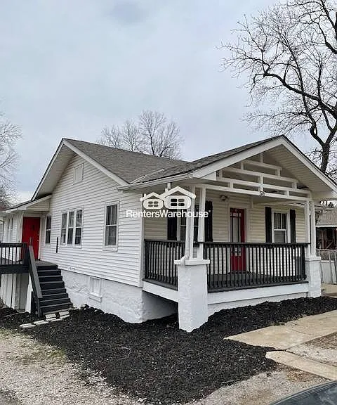 576 S Oxford Ave — Photo 3