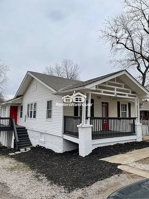 Building Photo - 576 S Oxford Ave