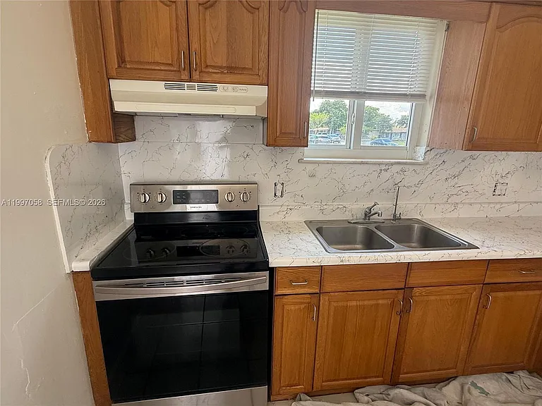 2550 SW 58th Ave #A — Photo 3