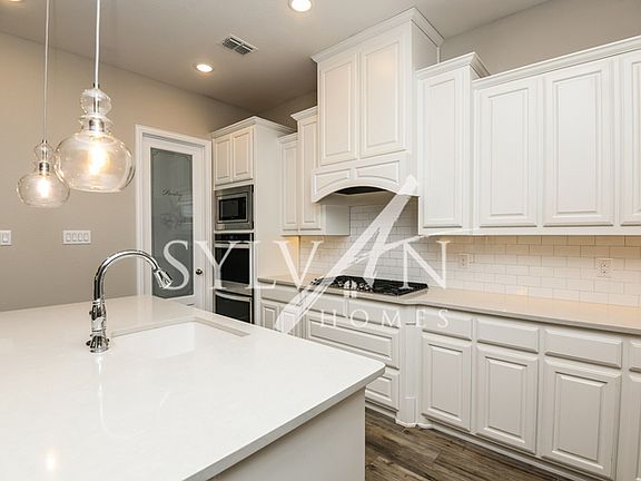 4th image of 14857 Gentry Dr
