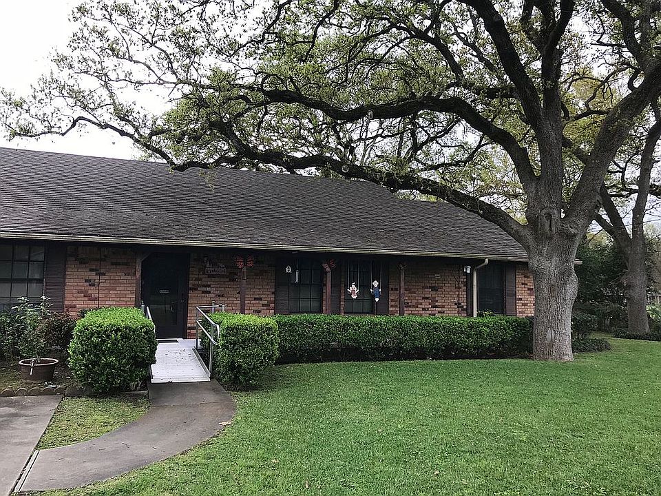 1st image of 1705 N Houston Ave