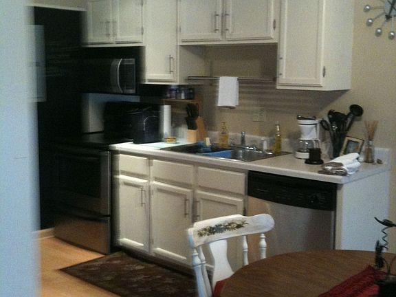 Eat-in Kitchen with newer stainless appliances
