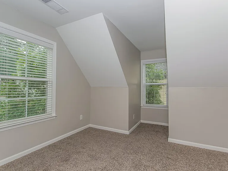 34 Cliffhaven Cir — Photo 10