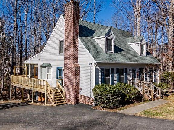 3rd image of 106 Townson Ct