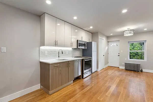 Rented by Merileads Inc. | media 2