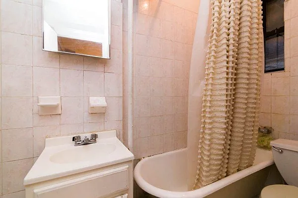 Rented by Nooklyn NYC LLC | media 47