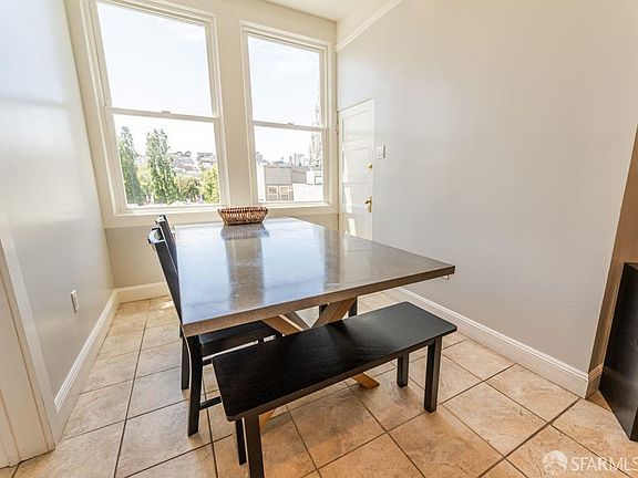 3rd image of 141 Jasper Pl