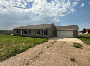 2645 Terrace View Dr, Watford City, ND 58854