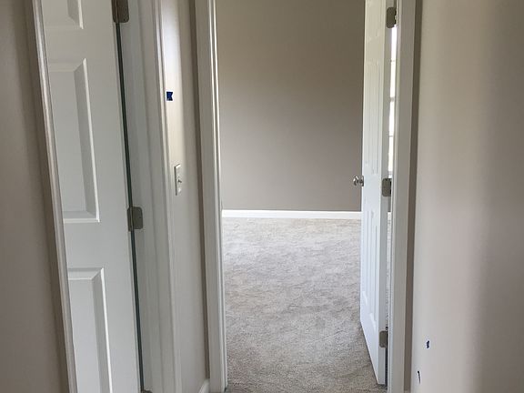 Hallway to Bed 3, 4 & 5