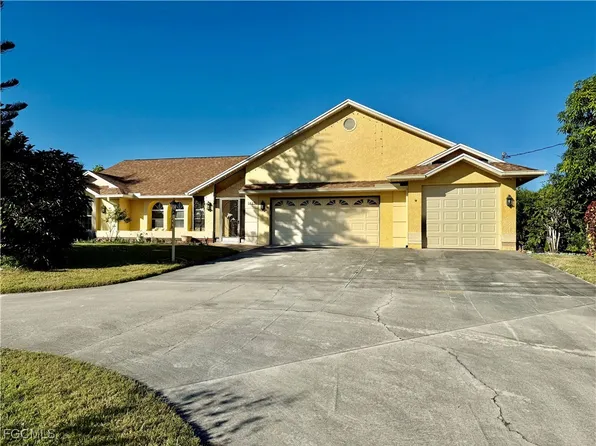 1427 Scenic St, Lehigh Acres, FL 33936
