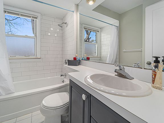 5th image of 3335 Williams St