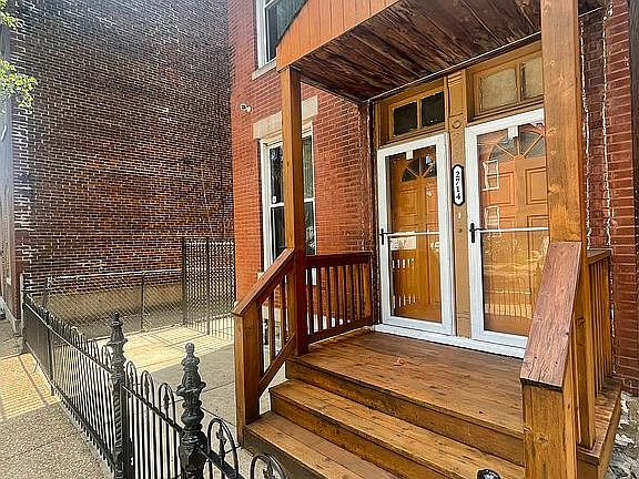 4th image of 2714 Chippewa St