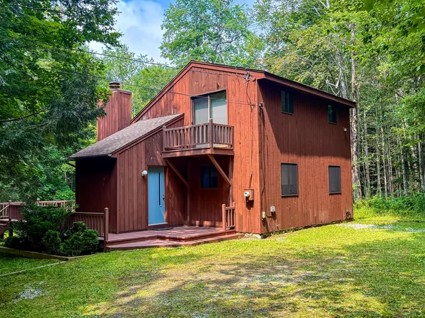 12 Bayberry Dr, Becket, MA 01223