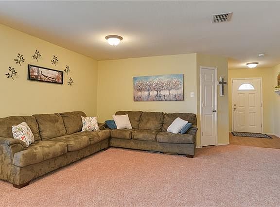 5th image of 907 Honey Hollow Dr