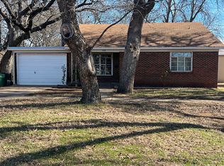 729 Cherry St, Graham, TX 76450
