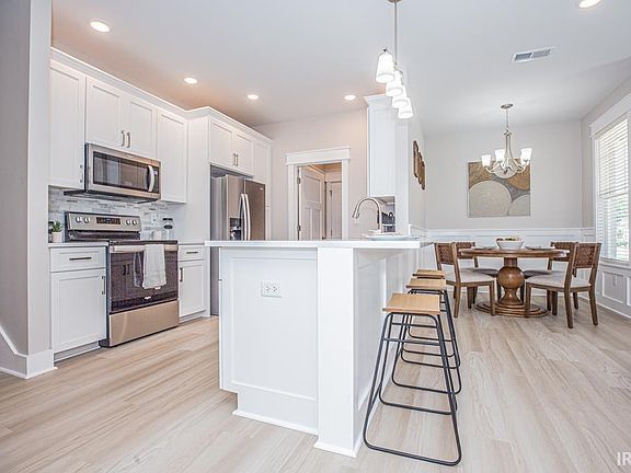 5th image of 8621 Pebble Creek Dr