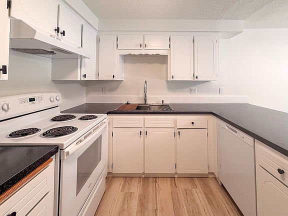 5th image of 4517 Boulder Dr SE #4517