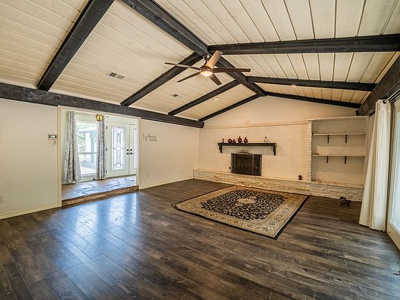 3rd image of 316 Woodcrest Cir